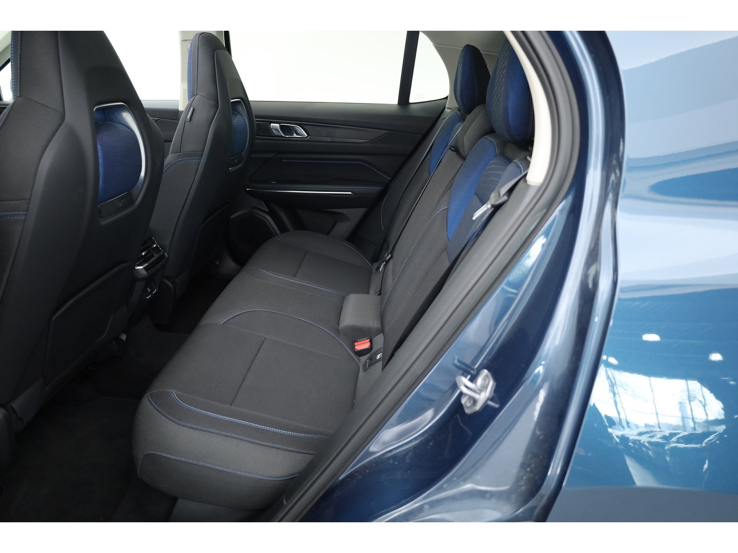 Lynk & Co 01 1.5 MY22 | Pano | Adapt. Cruise | Apple CarPlay & Android Auto | Infinity | 360cam | Stoelverw. | Memory