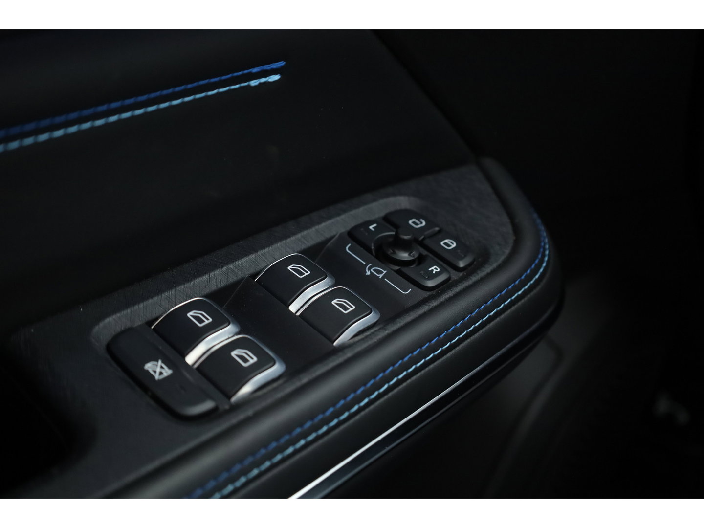 Lynk & Co 01 1.5 MY22 | Pano | Adapt. Cruise | Apple CarPlay & Android Auto | Infinity | 360cam | Stoelverw. | Memory