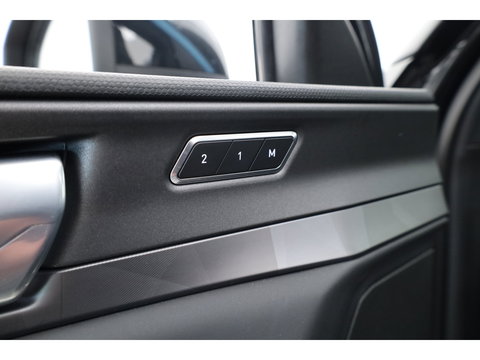 Lynk & Co 01 1.5 MY23 | Zwartehemel | Pano | 360cam + PDC | Adapt. Cruise | Memory | Stoelverw. | Apple CarPlay X