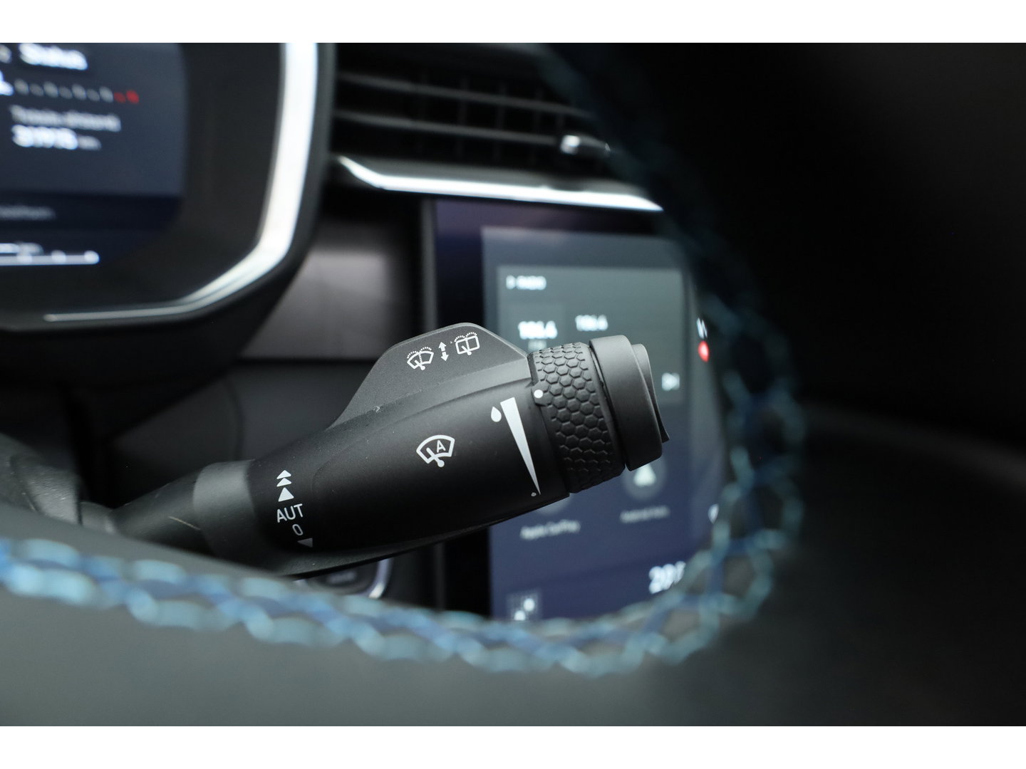 Lynk & Co 01 1.5 MY23 | Zwartehemel | Pano | 360cam + PDC | Adapt. Cruise | Memory | Stoelverw. | Apple CarPlay X