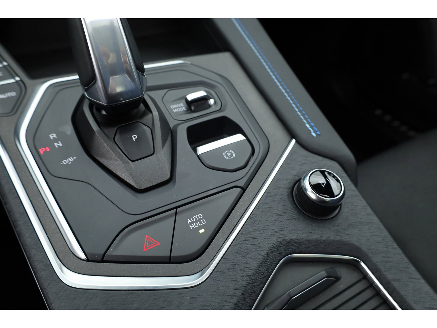 Lynk & Co 01 1.5 MY23 | Zwartehemel | Pano | 360cam + PDC | Adapt. Cruise | Memory | Stoelverw. | Apple CarPlay X