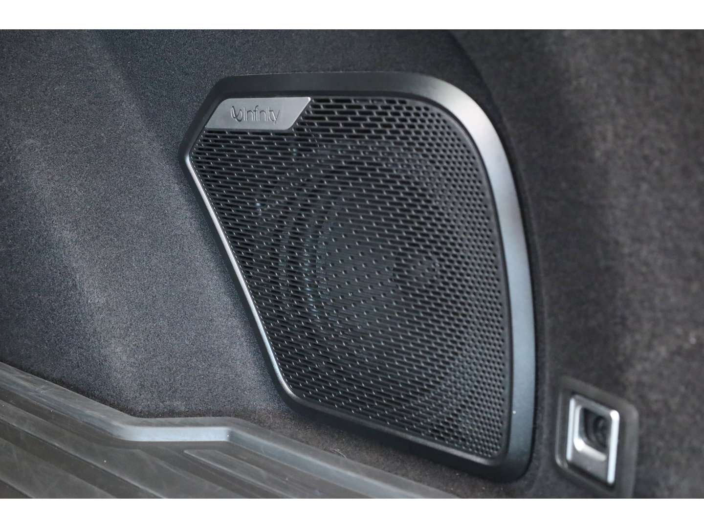 Lynk & Co 01 1.5 MY23 | Zwartehemel | Pano | 360cam + PDC | Adapt. Cruise | Memory | Stoelverw. | Apple CarPlay X