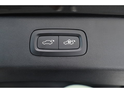 Lynk & Co 01 1.5 MY23 | Zwartehemel | Pano | 360cam + PDC | Adapt. Cruise | Memory | Stoelverw. | Apple CarPlay X