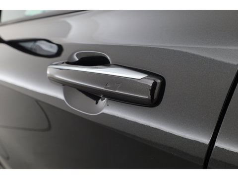 Lynk & Co 01 1.5 MY23 | Zwartehemel | Pano | 360cam + PDC | Adapt. Cruise | Memory | Stoelverw. | Apple CarPlay X