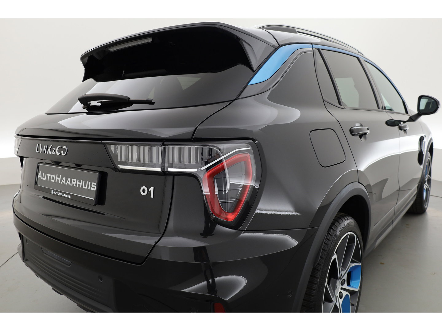 Lynk & Co 01 1.5 MY23 | Zwartehemel | Pano | 360cam + PDC | Adapt. Cruise | Memory | Stoelverw. | Apple CarPlay X
