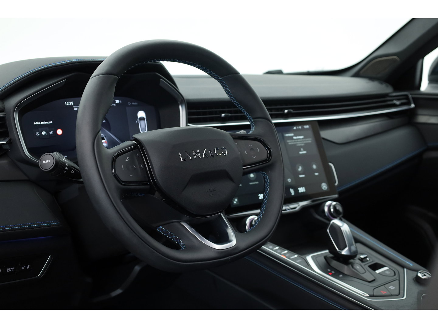 Lynk & Co 01 1.5 MY23 | Zwartehemel | Pano | 360cam + PDC | Adapt. Cruise | Memory | Stoelverw. | Apple CarPlay X