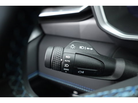 Lynk & Co 01 1.5 PHEV 261PK MY23 | Donkere hemel | S/K-panodak | 360*+ PDC | Adapt. Cruise | Memory | Stoelverw. | Elek. klep | LM 20" | Led | Nav+App.Connect