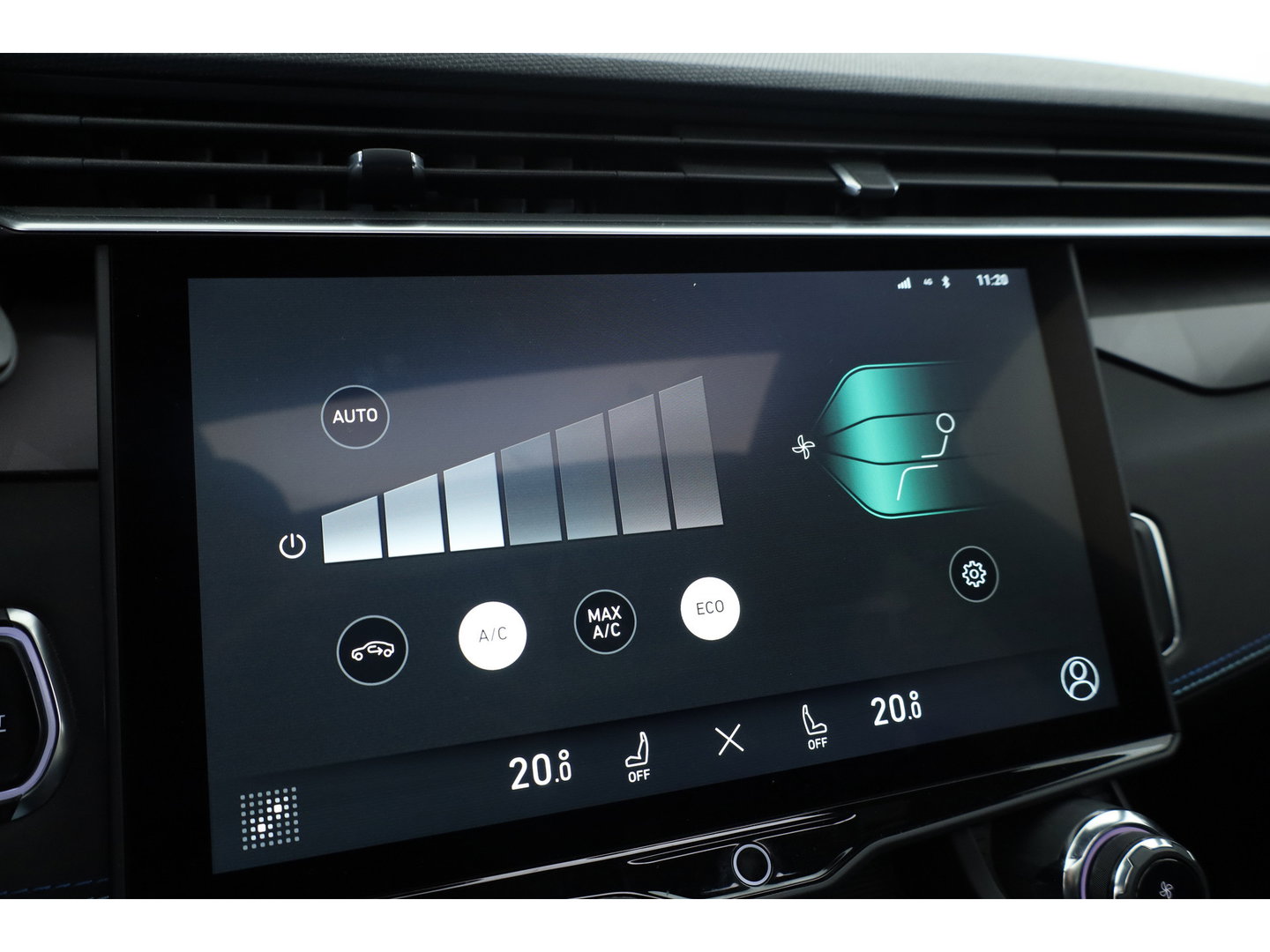 Lynk & Co 01 1.5 PHEV 261PK MY23 | Donkere hemel | S/K-panodak | 360*+ PDC | Adapt. Cruise | Memory | Stoelverw. | Elek. klep | LM 20" | Led | Nav+App.Connect