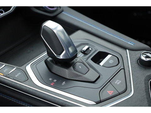 Lynk & Co 01 1.5 PHEV 261PK MY23 | Donkere hemel | S/K-panodak | 360*+ PDC | Adapt. Cruise | Memory | Stoelverw. | Elek. klep | LM 20" | Led | Nav+App.Connect