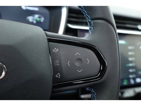 Lynk & Co 01 1.5 PHEV 261PK MY23 | Donkere hemel | S/K-panodak | 360*+ PDC | Adapt. Cruise | Memory | Stoelverw. | Elek. klep | LM 20" | Led | Nav+App.Connect