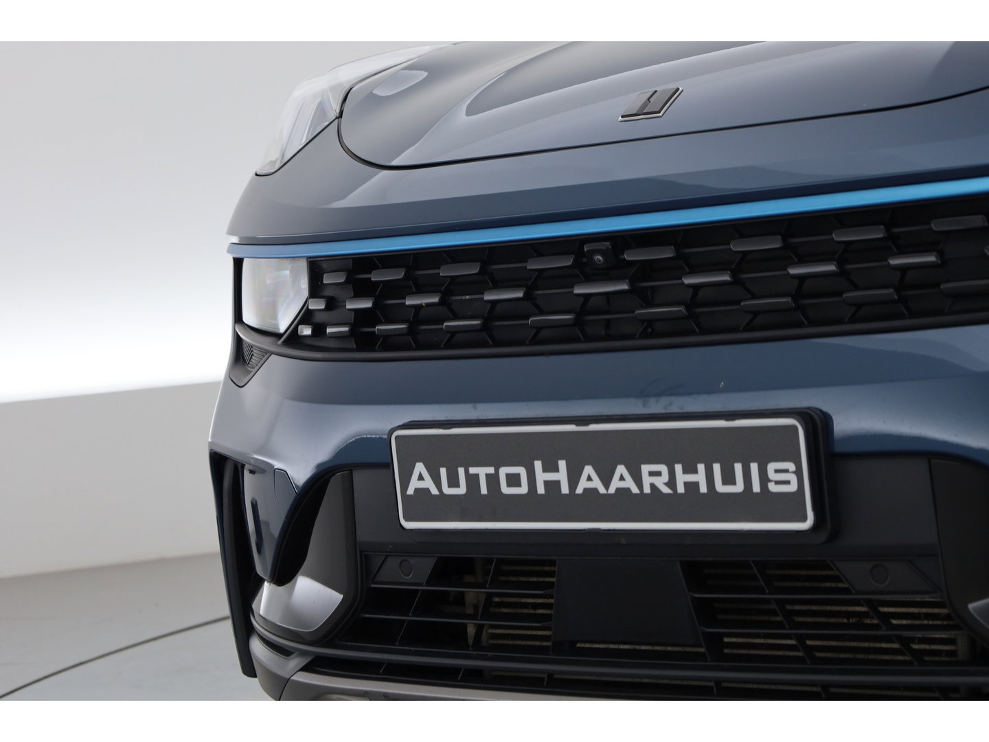 Lynk & Co 01 1.5 PHEV 261PK MY23 | Donkere hemel | S/K-panodak | 360*+ PDC | Adapt. Cruise | Memory | Stoelverw. | Elek. klep | LM 20" | Led | Nav+App.Connect