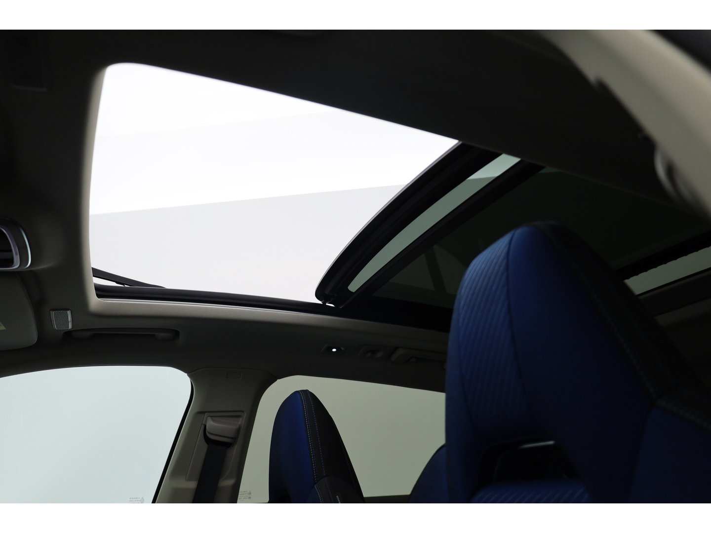 Lynk & Co 01 1.5 PHEV 261PK MY22 | Pano | Adapt. Cruise | Apple CarPlay & Android Auto | Infinity | 360cam | Stoelverw. | Memory
