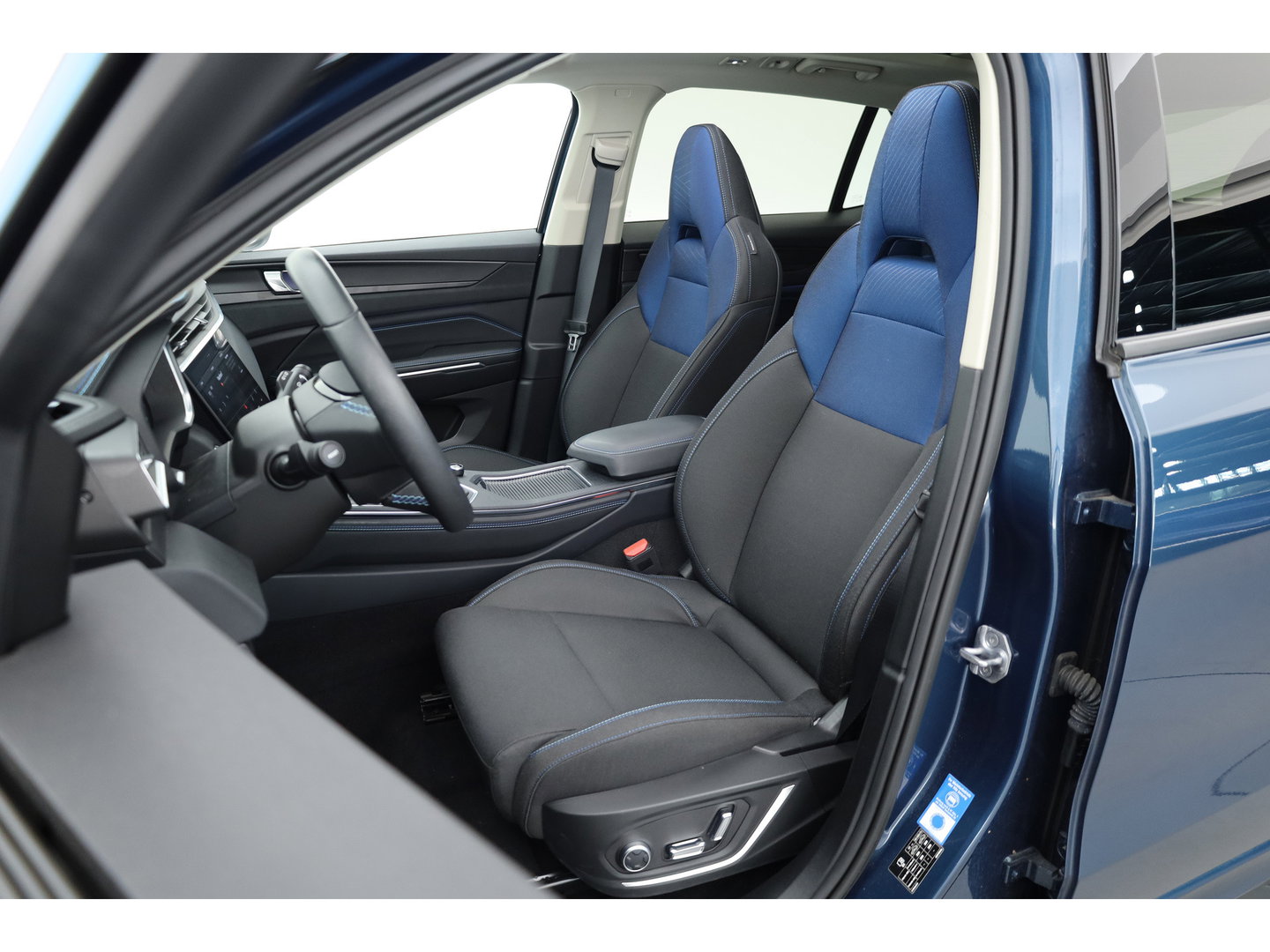Lynk & Co 01 1.5 PHEV 261PK MY22 | Pano | Adapt. Cruise | Apple CarPlay & Android Auto | Infinity | 360cam | Stoelverw. | Memory