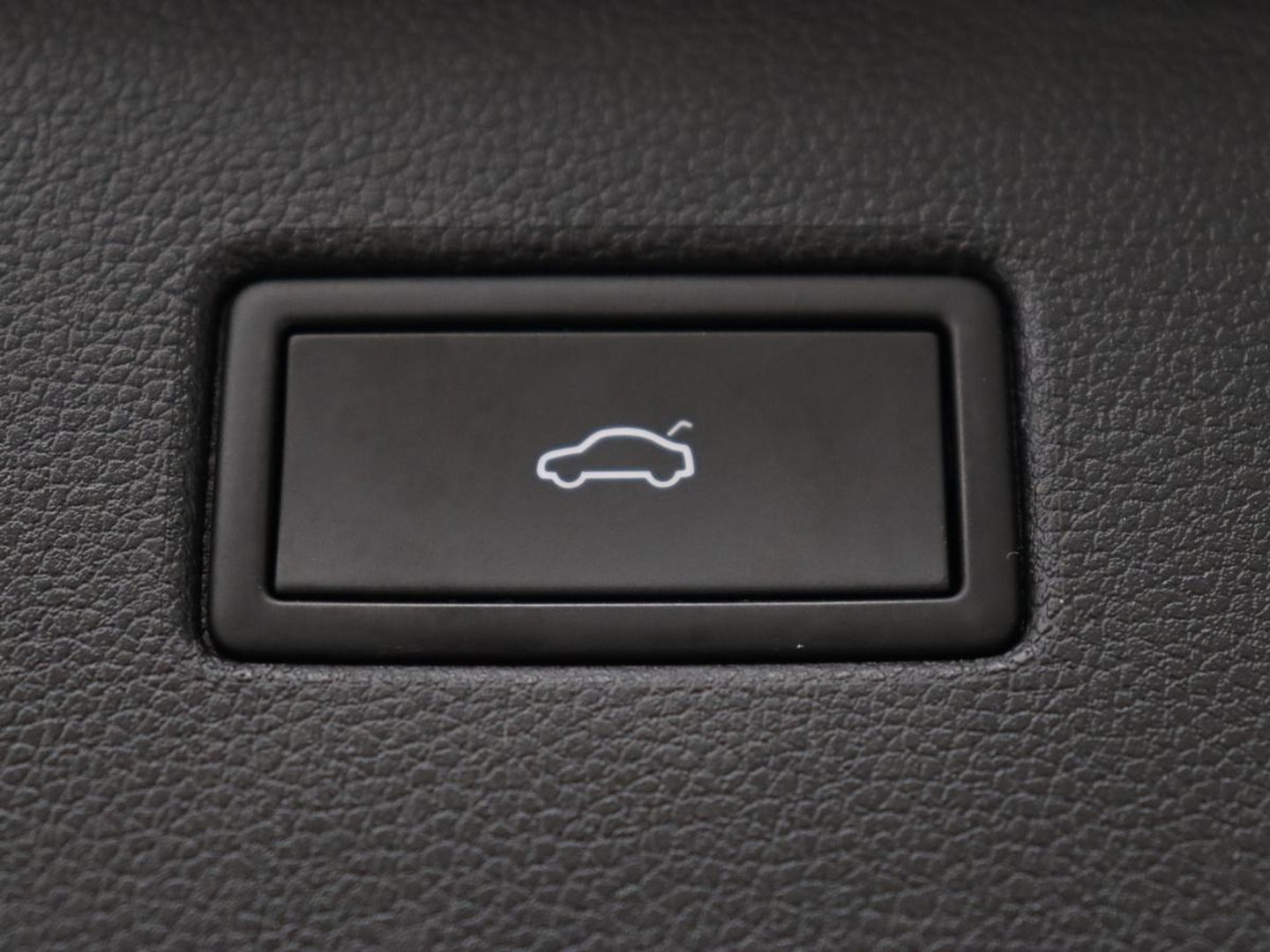 Volkswagen Tiguan 1.4 TSI eHybrid Life Business | SOH 93,8% | Panoramadak | Leder | Stoelverwarming | 360 Camera | Adaptive cruise | Virtual Cockpit | Carplay | Park Assist | Keyless | Navigatie | PHEV | Plug In