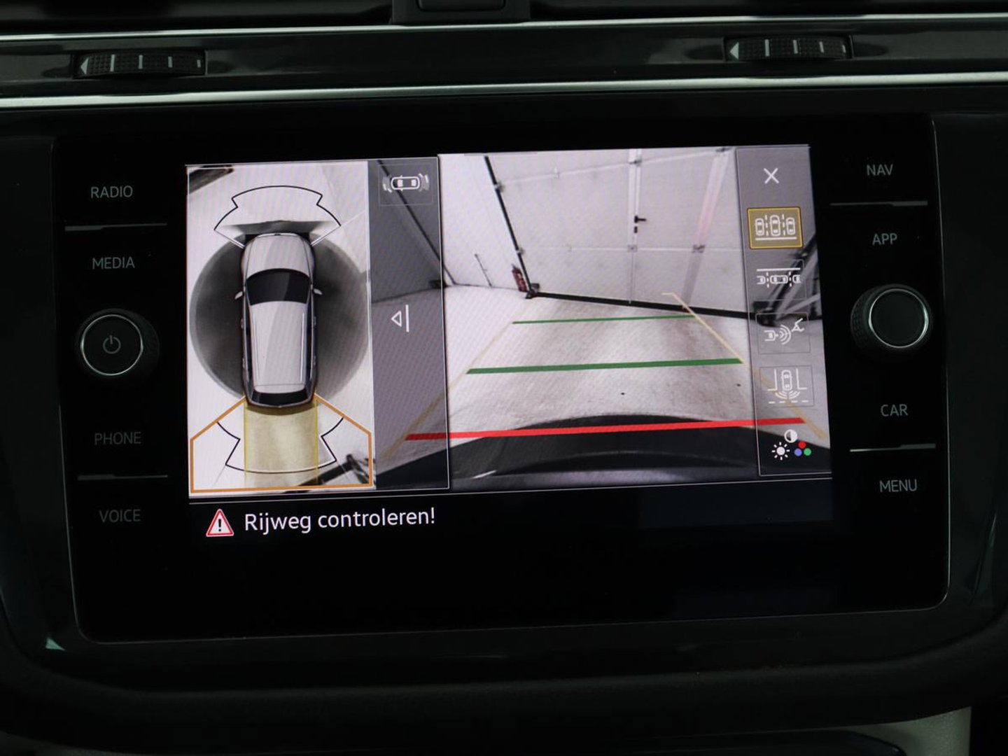 Volkswagen Tiguan 1.4 TSI eHybrid Life Business | SOH 93,8% | Panoramadak | Leder | Stoelverwarming | 360 Camera | Adaptive cruise | Virtual Cockpit | Carplay | Park Assist | Keyless | Navigatie | PHEV | Plug In
