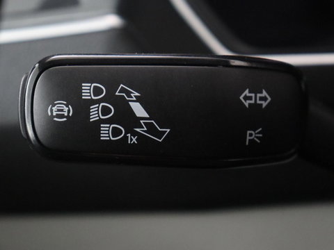 Volkswagen Tiguan 1.4 TSI eHybrid Life Business | SOH 93,8% | Panoramadak | Leder | Stoelverwarming | 360 Camera | Adaptive cruise | Virtual Cockpit | Carplay | Park Assist | Keyless | Navigatie | PHEV | Plug In