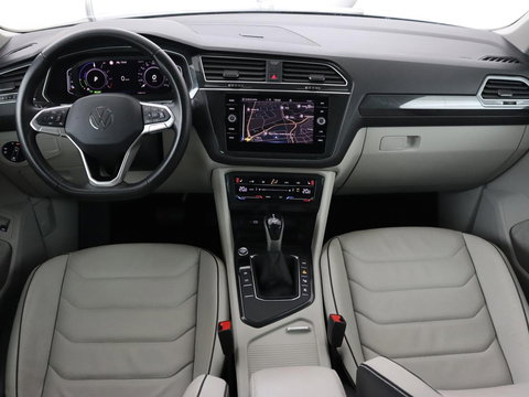 Volkswagen Tiguan 1.4 TSI eHybrid Life Business | SOH 93,8% | Panoramadak | Leder | Stoelverwarming | 360 Camera | Adaptive cruise | Virtual Cockpit | Carplay | Park Assist | Keyless | Navigatie | PHEV | Plug In