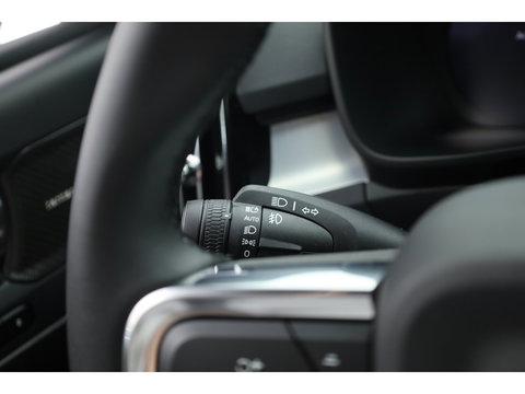 Volvo XC40 2.0 B3 Plus Black Edition | Facelift | 360 camera | Blis | ACC | Carplay | H&K Audio |