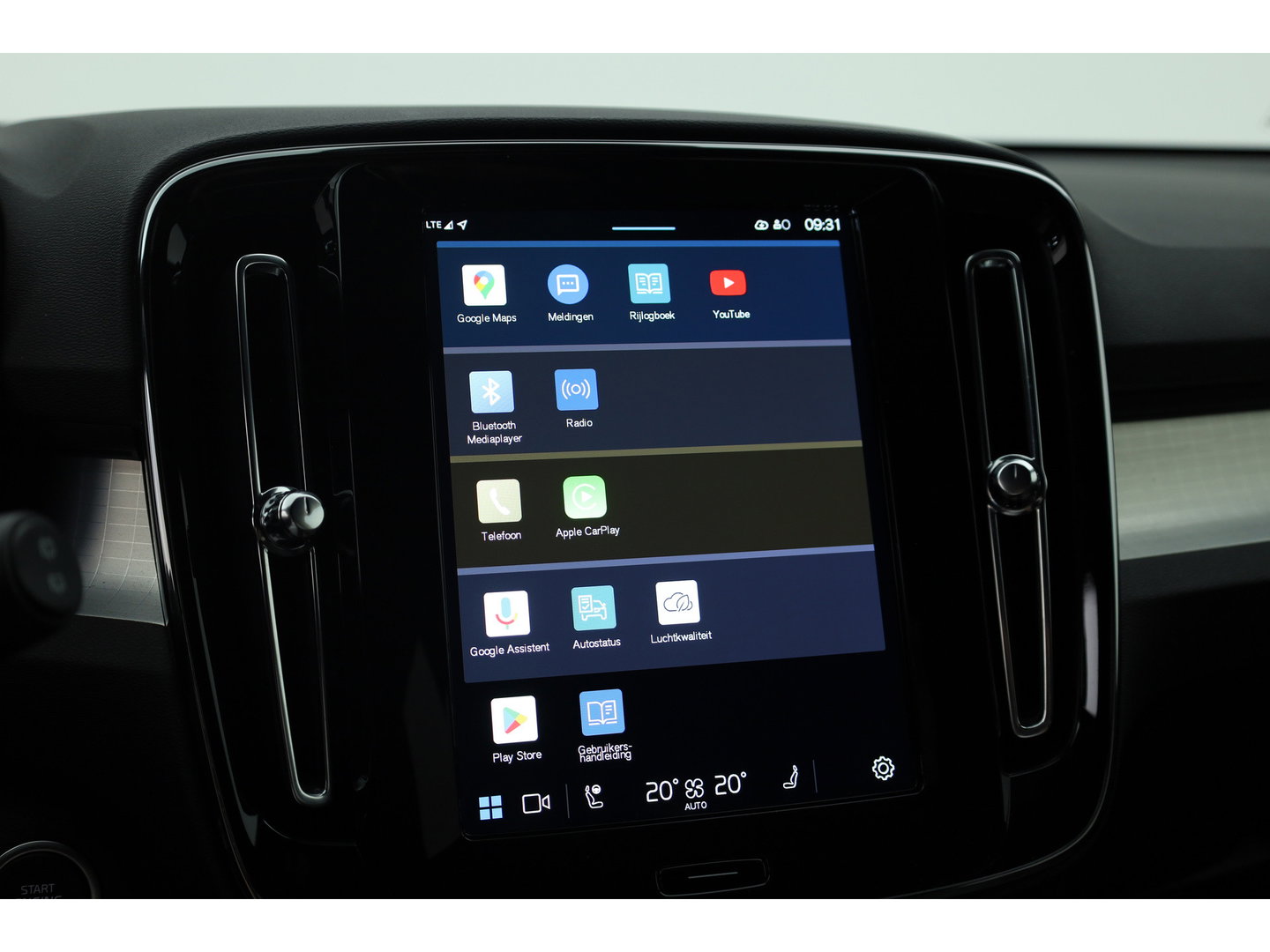 Volvo XC40 2.0 B3 Plus Black Edition | Facelift | 360 camera | Blis | ACC | Carplay | H&K Audio |