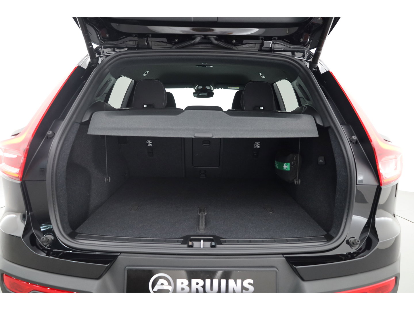 Volvo XC40 2.0 B3 Plus Black Edition | Facelift | 360 camera | Blis | ACC | Carplay | H&K Audio |