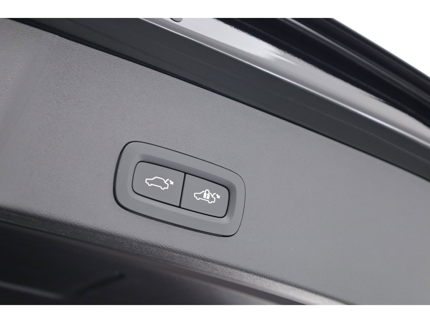 Volvo XC40 2.0 B3 Plus Black Edition | Facelift | 360 camera | Blis | ACC | Carplay | H&K Audio |
