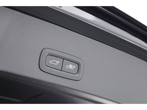 Volvo XC40 2.0 B3 Plus Black Edition | Facelift | 360 camera | Blis | ACC | Carplay | H&K Audio |