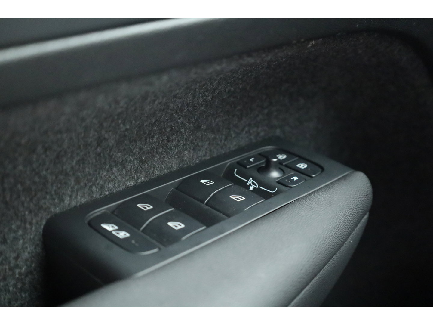 Volvo XC40 2.0 B3 Plus Black Edition | Facelift | 360 camera | Blis | ACC | Carplay | H&K Audio |
