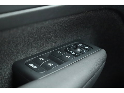 Volvo XC40 2.0 B3 Plus Black Edition | Facelift | 360 camera | Blis | ACC | Carplay | H&K Audio |