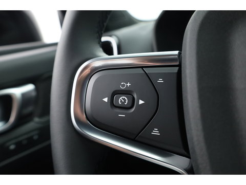 Volvo XC40 2.0 B3 Plus Black Edition | 360 camera | H&K Audio | ACC | Blis | Pixel LED | 20 inch |
