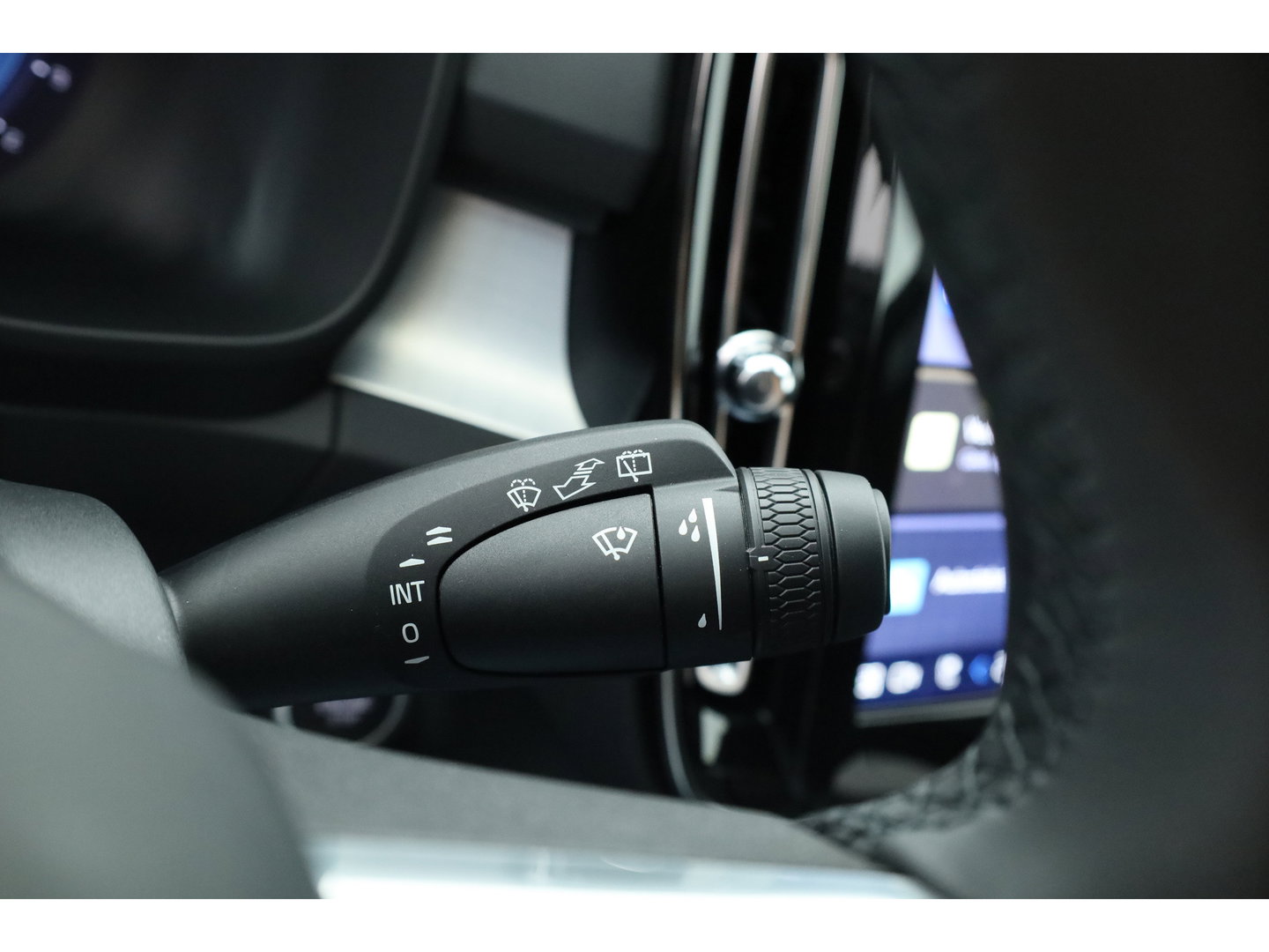 Volvo XC40 2.0 B3 Plus Black Edition | 360 camera | H&K Audio | ACC | Blis | Pixel LED | 20 inch |