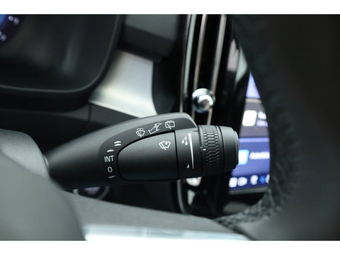 Volvo XC40 2.0 B3 Plus Black Edition | 360 camera | H&K Audio | ACC | Blis | Pixel LED | 20 inch |