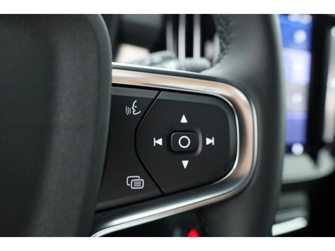 Volvo XC40 2.0 B3 Plus Black Edition | 360 camera | H&K Audio | ACC | Blis | Pixel LED | 20 inch |