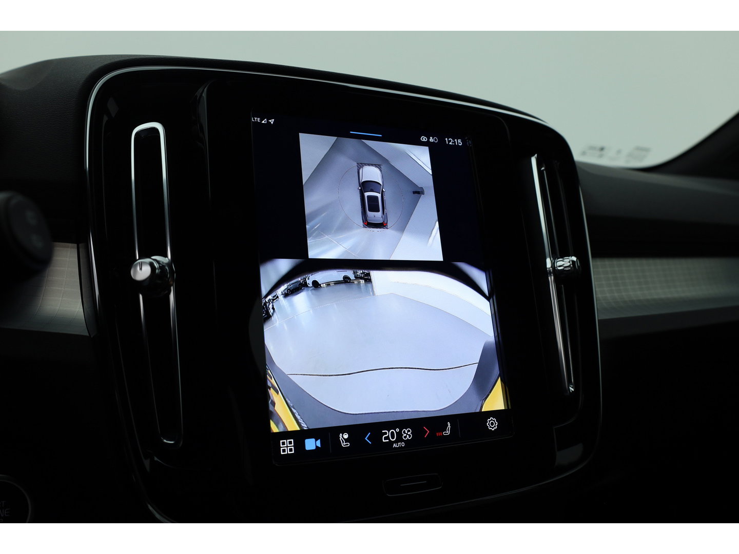 Volvo XC40 2.0 B3 Plus Black Edition | 360 camera | H&K Audio | ACC | Blis | Pixel LED | 20 inch |