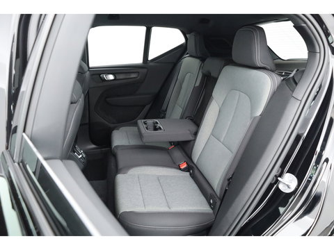 Volvo XC40 2.0 B3 Plus Black Edition | 360 camera | H&K Audio | ACC | Blis | Pixel LED | 20 inch |