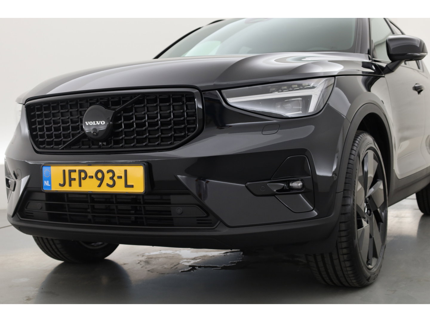 Volvo XC40 2.0 B3 Plus Black Edition | 360 camera | H&K Audio | ACC | Blis | Pixel LED | 20 inch |