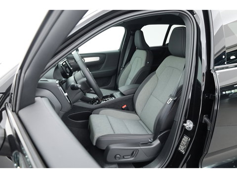 Volvo XC40 2.0 B3 Plus Black Edition | 360 camera | H&K Audio | ACC | Blis | Pixel LED | 20 inch |