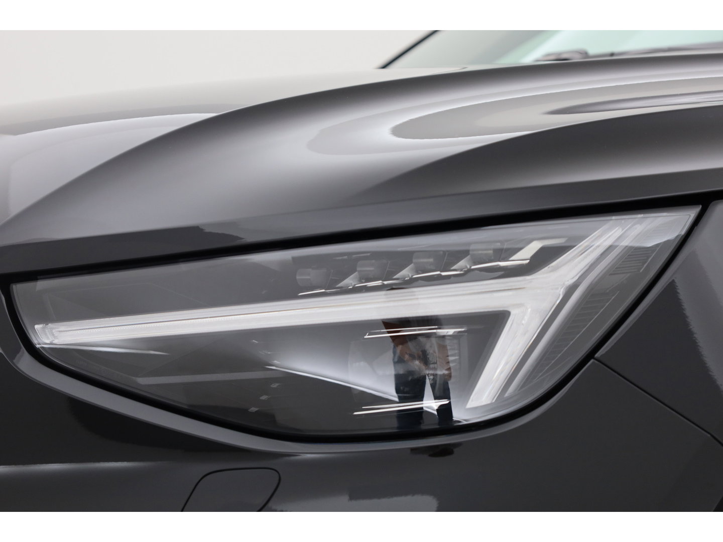 Volvo XC40 2.0 B3 Plus Black Edition | 360 camera | H&K Audio | ACC | Blis | Pixel LED | 20 inch |