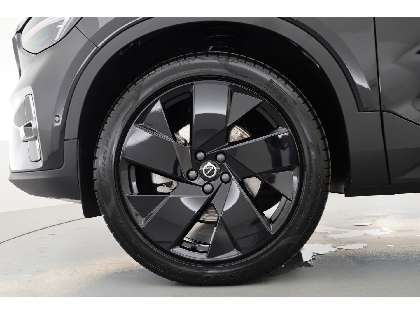 Volvo XC40 2.0 B3 Plus Black Edition | 360 camera | H&K Audio | ACC | Blis | Pixel LED | 20 inch |