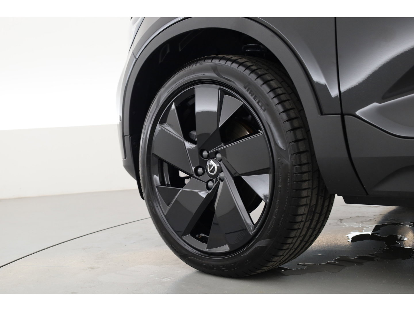 Volvo XC40 2.0 B3 Plus Black Edition | 360 camera | H&K Audio | ACC | Blis | Pixel LED | 20 inch |