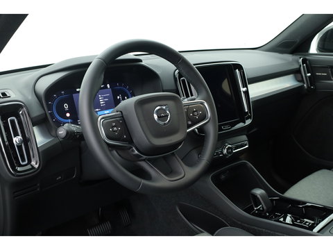 Volvo XC40 2.0 B3 Plus Black Edition | 360 camera | H&K Audio | ACC | Blis | Pixel LED | 20 inch |