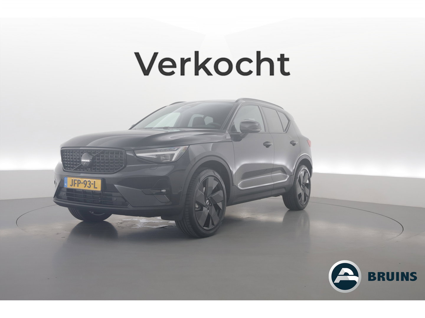 Volvo XC40 2.0 B3 Plus Black Edition | 360 camera | H&K Audio | ACC | Blis | Pixel LED | 20 inch |