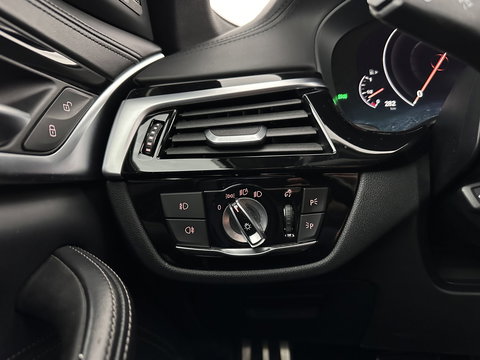 BMW 5 Serie Touring 530i High Executive M-Sportpack (INCL.BTW) Aut. *PANO | HEAD-UP | LEATHER | TOPVIEW | HARMAN/KARDON | FULL-LED | ADAPTIVE-CRUISE | BLINDSPOT | HEATED-COMFORTSEATS | KEYLESS | DAB | DIGI-COCKPIT | PRIVACY-GLASS | SHIFTPADDLE