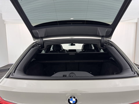 BMW 5 Serie Touring 530i High Executive M-Sportpack (INCL.BTW) Aut. *PANO | HEAD-UP | LEATHER | TOPVIEW | HARMAN/KARDON | FULL-LED | ADAPTIVE-CRUISE | BLINDSPOT | HEATED-COMFORTSEATS | KEYLESS | DAB | DIGI-COCKPIT | PRIVACY-GLASS | SHIFTPADDLE