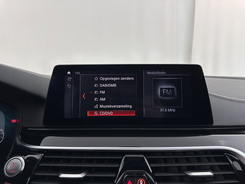 BMW 5 Serie Touring 530i High Executive M-Sportpack (INCL.BTW) Aut. *PANO | HEAD-UP | LEATHER | TOPVIEW | HARMAN/KARDON | FULL-LED | ADAPTIVE-CRUISE | BLINDSPOT | HEATED-COMFORTSEATS | KEYLESS | DAB | DIGI-COCKPIT | PRIVACY-GLASS | SHIFTPADDLE
