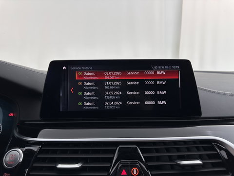 BMW 5 Serie Touring 530i High Executive M-Sportpack (INCL.BTW) Aut. *PANO | HEAD-UP | LEATHER | TOPVIEW | HARMAN/KARDON | FULL-LED | ADAPTIVE-CRUISE | BLINDSPOT | HEATED-COMFORTSEATS | KEYLESS | DAB | DIGI-COCKPIT | PRIVACY-GLASS | SHIFTPADDLE