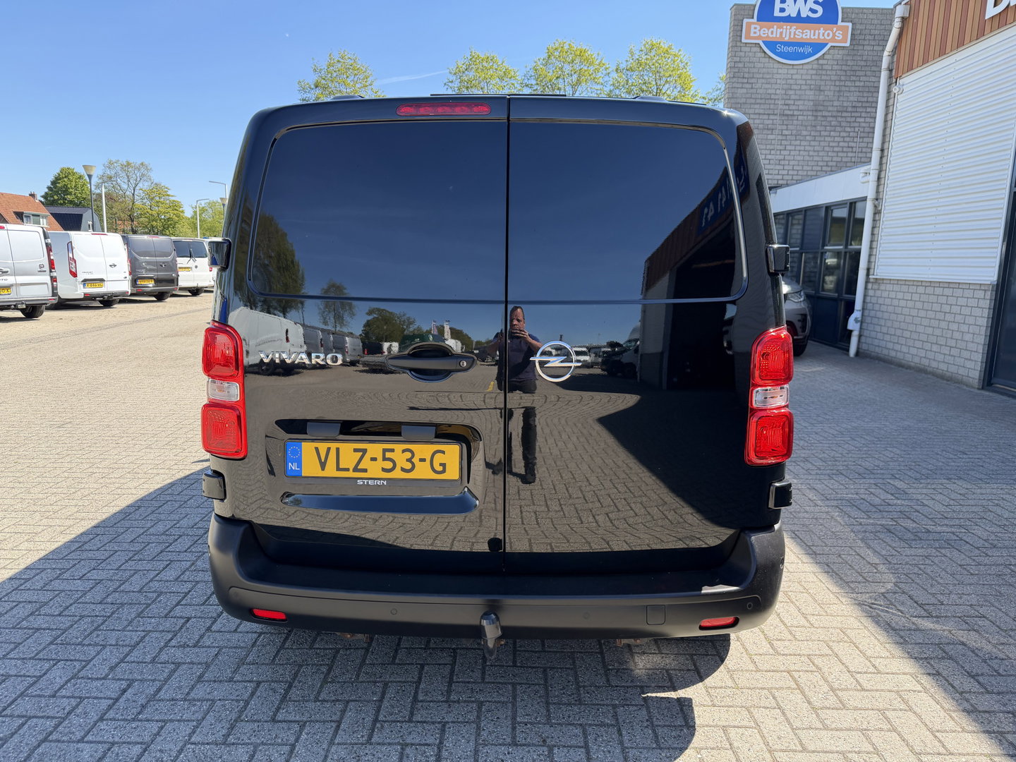 Opel Vivaro 1.5 CDTI L2H1 Selection / euro 6 / bpm vrij / vaste prijs rijklaar € 17.950 ex btw / lease vanaf € 302 / dubbele schuifdeur / zwart metallic / trekhaak / airco / cruise