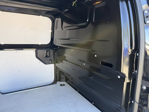 Opel Vivaro 1.5 CDTI L2H1 Selection / euro 6 / bpm vrij / vaste prijs rijklaar € 17.950 ex btw / lease vanaf € 302 / dubbele schuifdeur / zwart metallic / trekhaak / airco / cruise