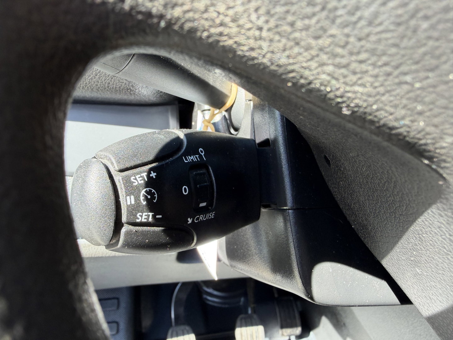 Opel Vivaro 1.5 CDTI L2H1 Selection / euro 6 / bpm vrij / vaste prijs rijklaar € 17.950 ex btw / lease vanaf € 302 / dubbele schuifdeur / zwart metallic / trekhaak / airco / cruise