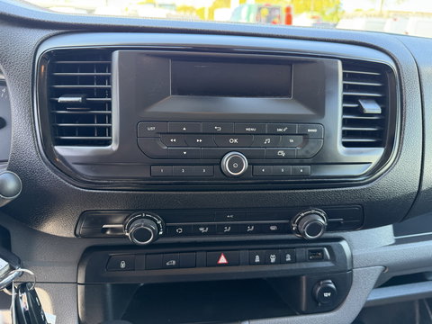 Opel Vivaro 1.5 CDTI L2H1 Selection / euro 6 / bpm vrij / vaste prijs rijklaar € 17.950 ex btw / lease vanaf € 302 / dubbele schuifdeur / zwart metallic / trekhaak / airco / cruise