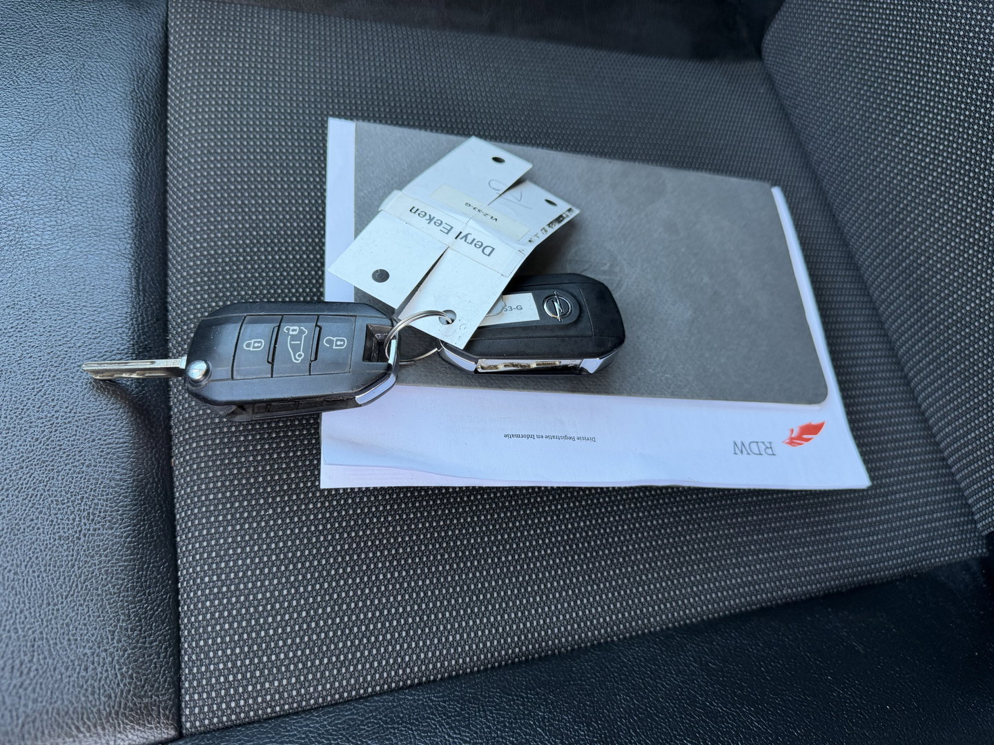 Opel Vivaro 1.5 CDTI L2H1 Selection / euro 6 / bpm vrij / vaste prijs rijklaar € 17.950 ex btw / lease vanaf € 302 / dubbele schuifdeur / zwart metallic / trekhaak / airco / cruise